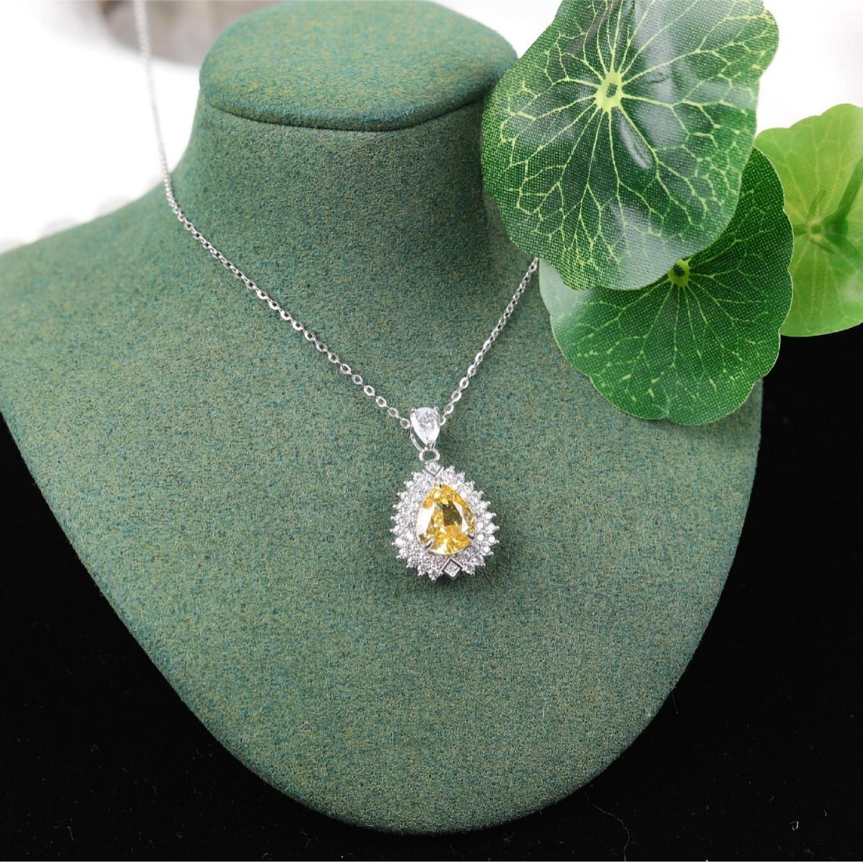 Yellow Diamond Pendant Temperament Necklace