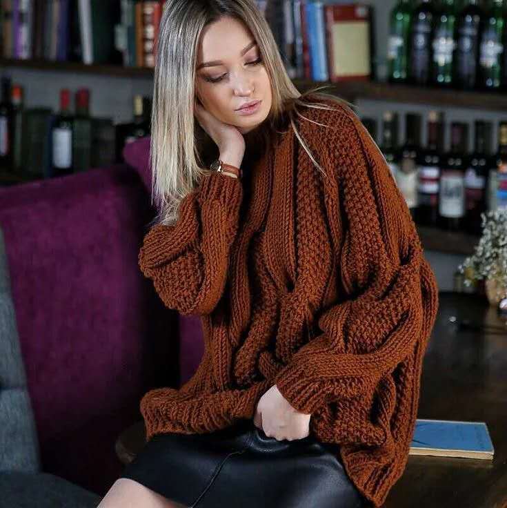 Pullover solid color twist sweater