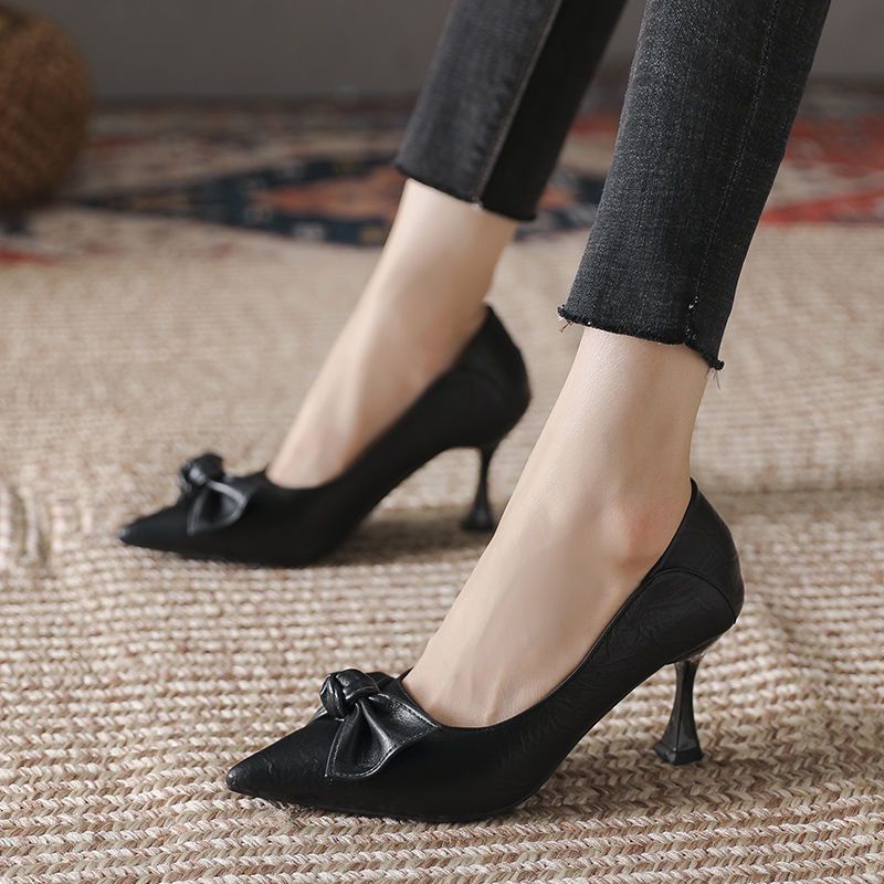 Pointed Temperament Black Soft Leather Shoes