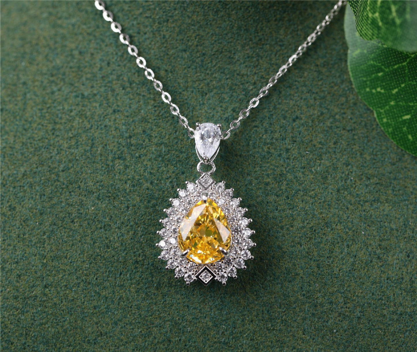 Yellow Diamond Pendant Temperament Necklace