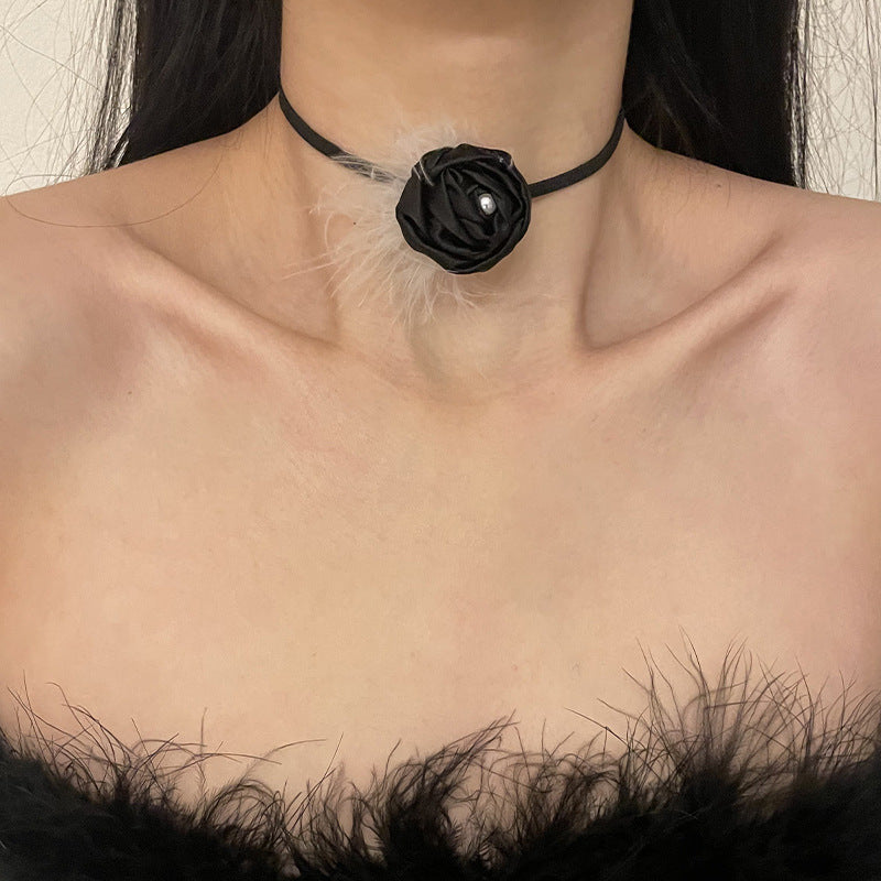 Black Rose Pearl Necklace