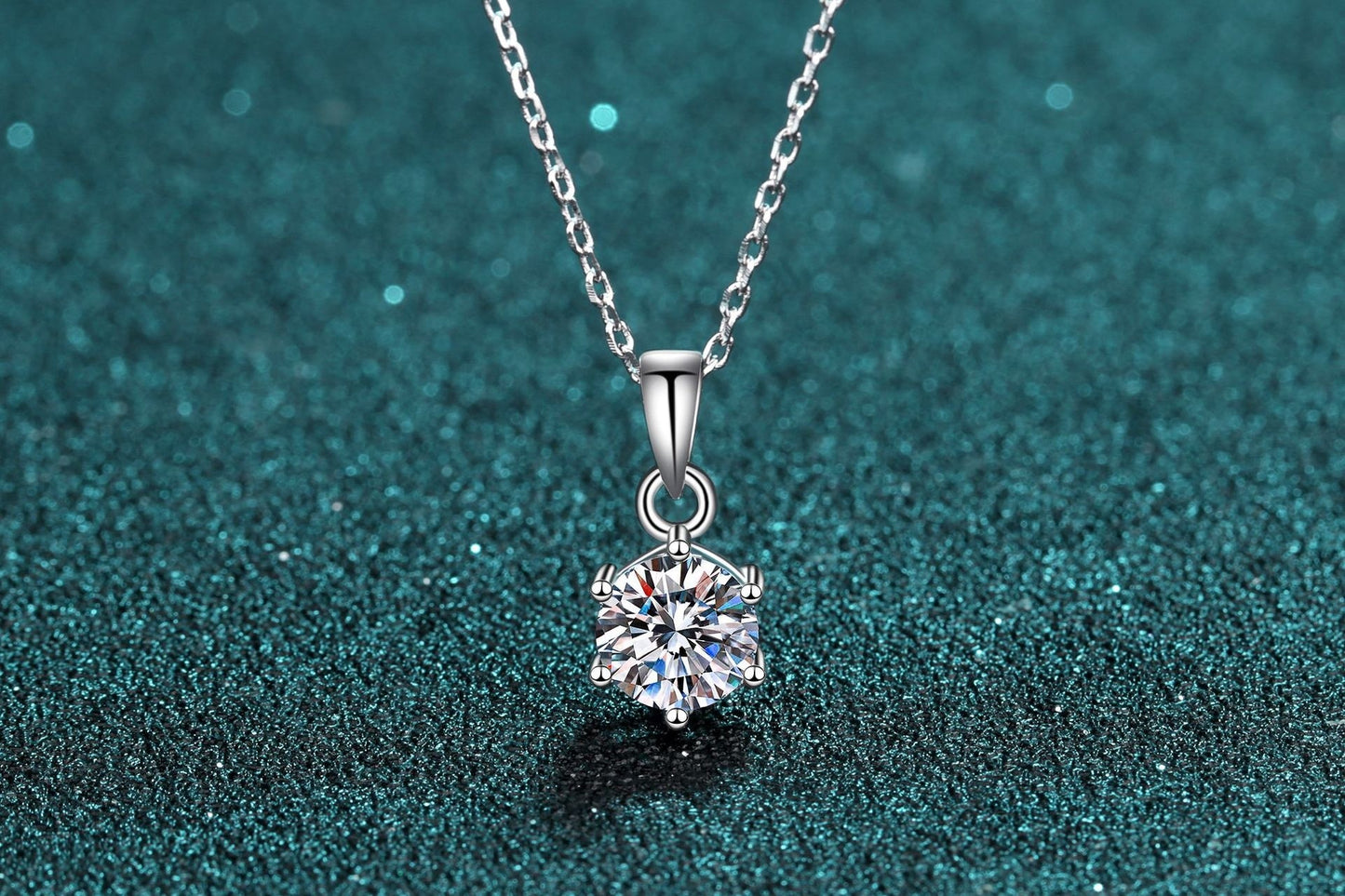 High-grade Moissanite Six-claw Pendant Necklace