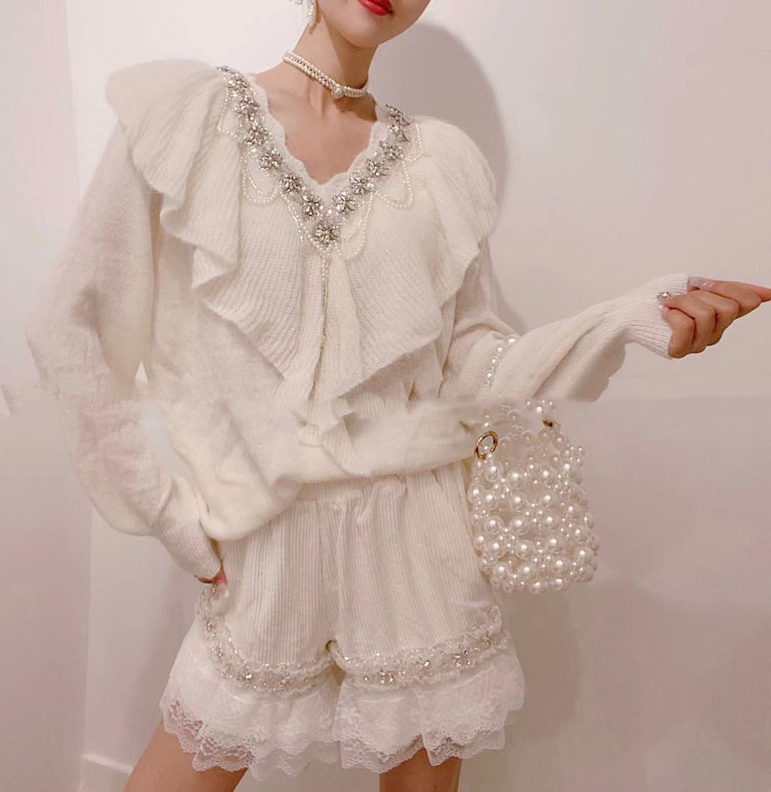 Beaded Diamond V-shaped Ruffle Stitching Loose Slim Knit Sweater