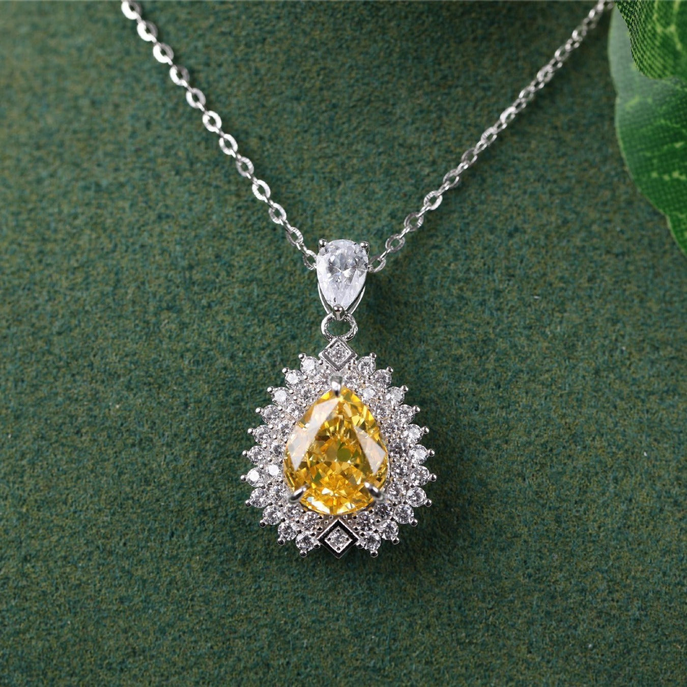 Yellow Diamond Pendant Temperament Necklace